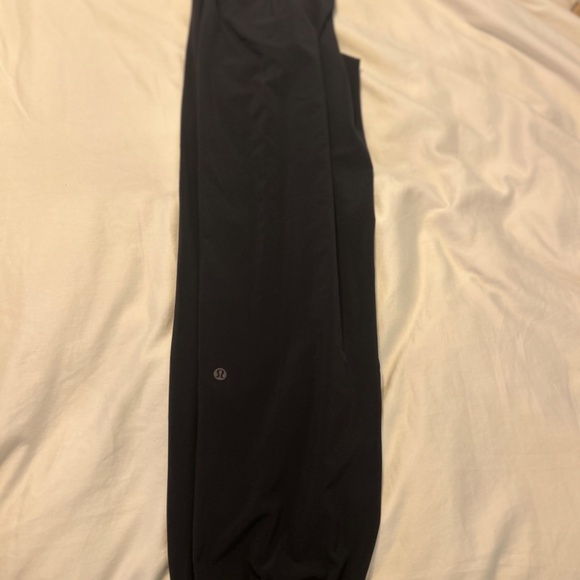 Lululemon Snap Side Track Pants – Black (Size 4) - Picture 2 of 3